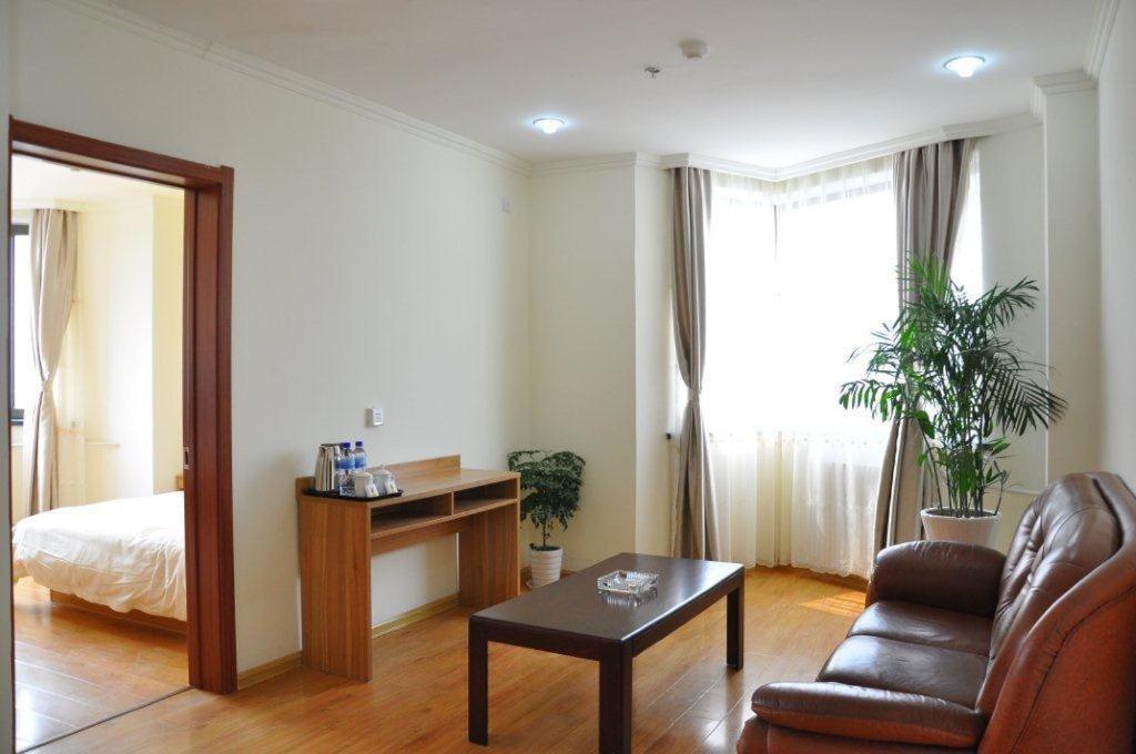 Super 8 Hotel Qingdao Railway Station Gui Zhou Road 部屋 写真