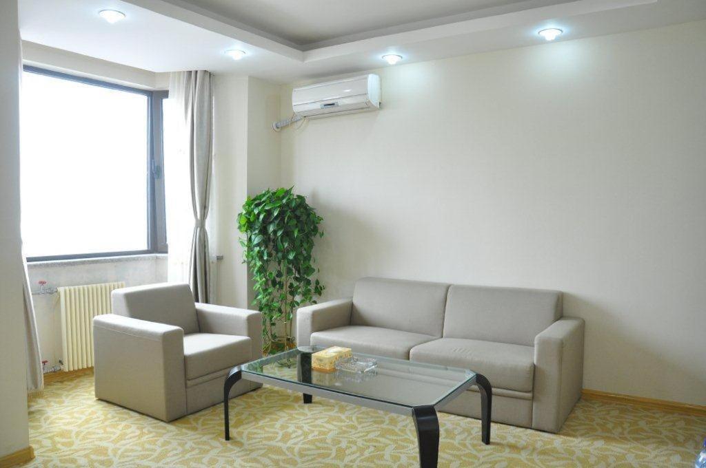 Super 8 Hotel Qingdao Railway Station Gui Zhou Road エクステリア 写真